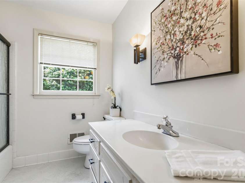 3900 Riverbend Road, Charlotte, NC 28210.  MLS# CAR4396469, YatesRealty ID 34119. 