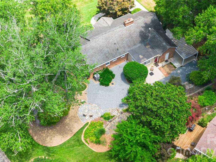 3900 Riverbend Road, Charlotte, NC 28210.  MLS# CAR4396469, YatesRealty ID 34119. 