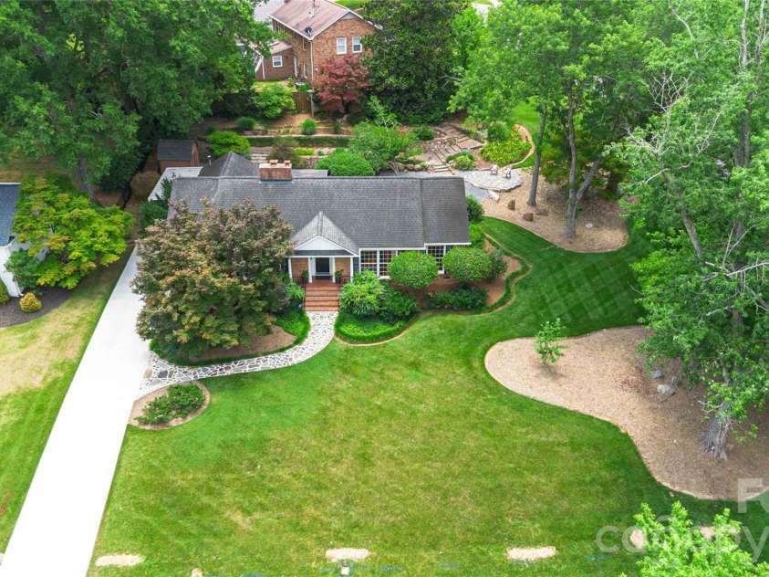 3900 Riverbend Road, Charlotte, NC 28210.  MLS# CAR4396469, YatesRealty ID 34119. 
