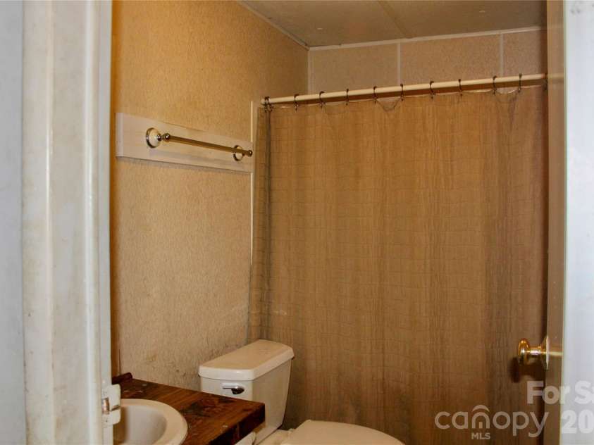 14 Irvin Road, Pisgah Forest, NC 28768.  MLS# CAR4349662, YatesRealty ID 3412. Second Bathroom. 