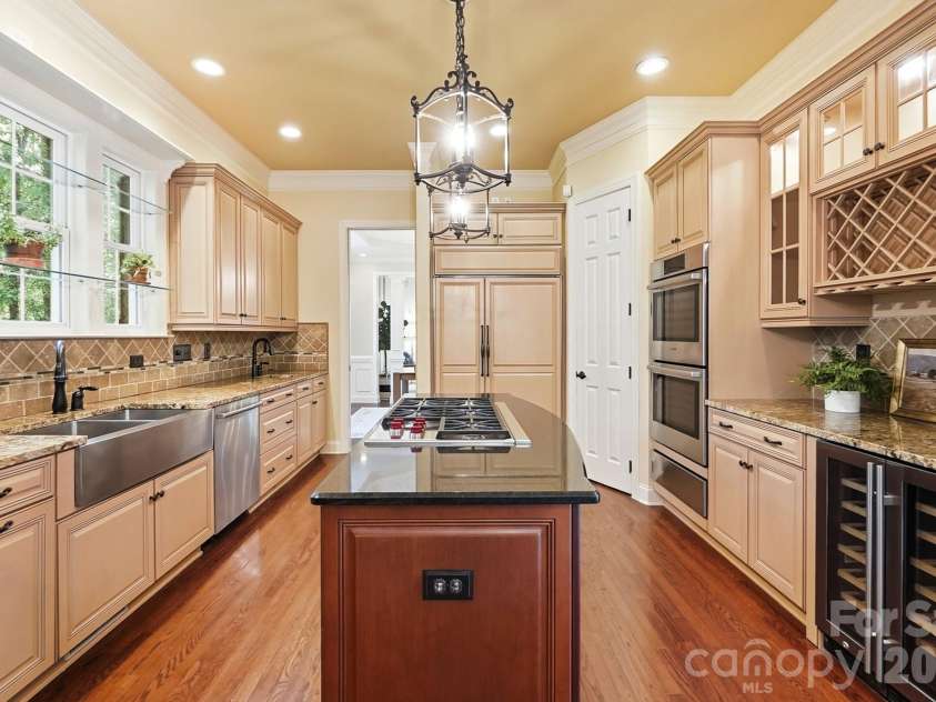 3529 Mountain Cove Drive, Charlotte, NC 28216.  MLS# CAR4394140, YatesRealty ID 34120. 