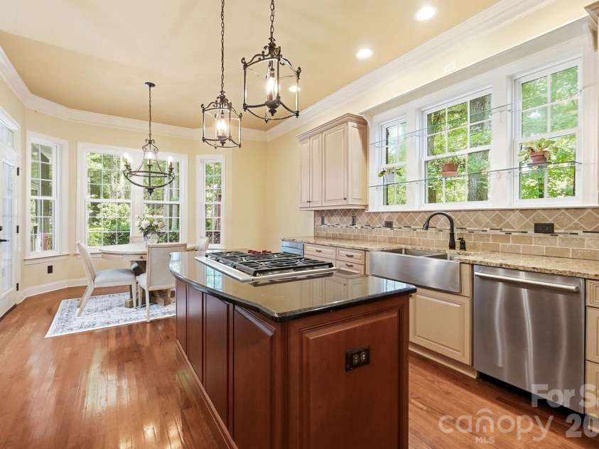 3529 Mountain Cove Drive, Charlotte, NC 28216.  MLS# CAR4394140, YatesRealty ID 34120. 