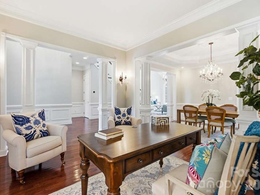 3529 Mountain Cove Drive, Charlotte, NC 28216.  MLS# CAR4394140, YatesRealty ID 34120. 