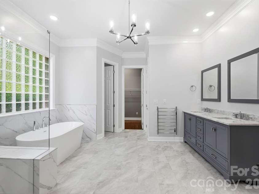 3529 Mountain Cove Drive, Charlotte, NC 28216.  MLS# CAR4394140, YatesRealty ID 34120. 