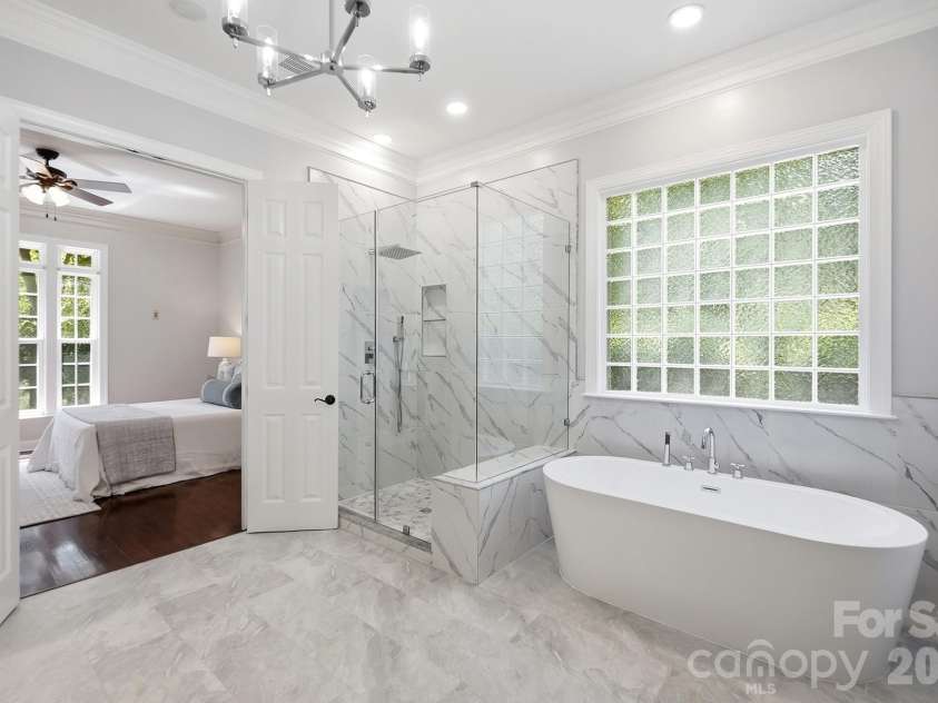 3529 Mountain Cove Drive, Charlotte, NC 28216.  MLS# CAR4394140, YatesRealty ID 34120. 