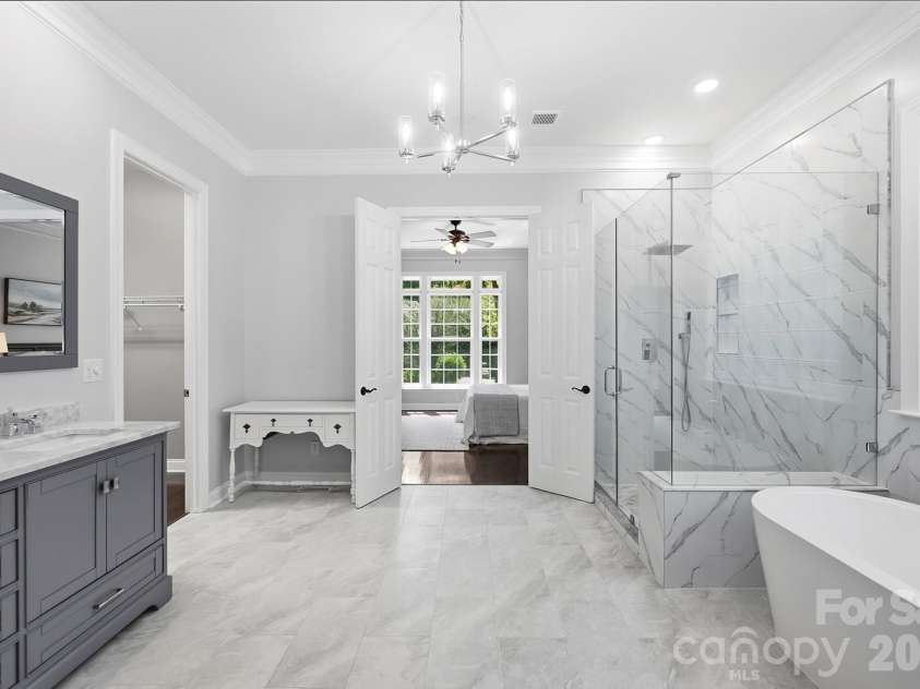 3529 Mountain Cove Drive, Charlotte, NC 28216.  MLS# CAR4394140, YatesRealty ID 34120. 
