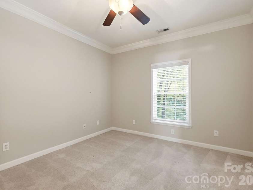 3529 Mountain Cove Drive, Charlotte, NC 28216.  MLS# CAR4394140, YatesRealty ID 34120. 