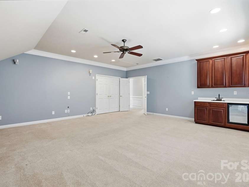 3529 Mountain Cove Drive, Charlotte, NC 28216.  MLS# CAR4394140, YatesRealty ID 34120. 