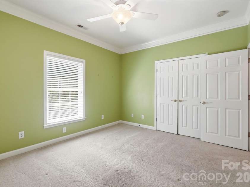 3529 Mountain Cove Drive, Charlotte, NC 28216.  MLS# CAR4394140, YatesRealty ID 34120. 