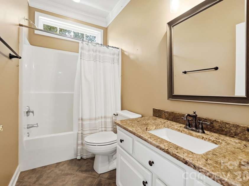 3529 Mountain Cove Drive, Charlotte, NC 28216.  MLS# CAR4394140, YatesRealty ID 34120. 