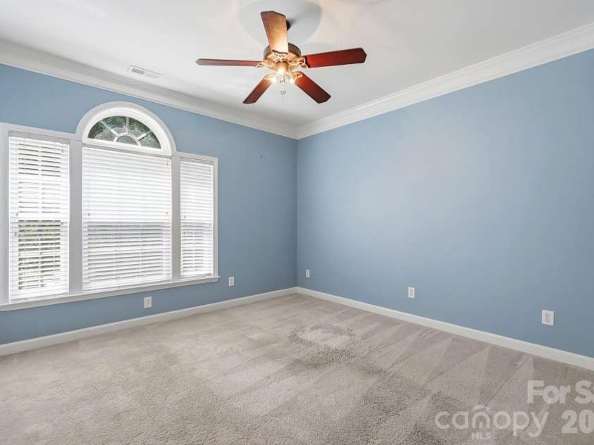 3529 Mountain Cove Drive, Charlotte, NC 28216.  MLS# CAR4394140, YatesRealty ID 34120. 