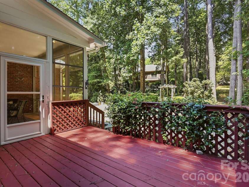 3529 Mountain Cove Drive, Charlotte, NC 28216.  MLS# CAR4394140, YatesRealty ID 34120. 