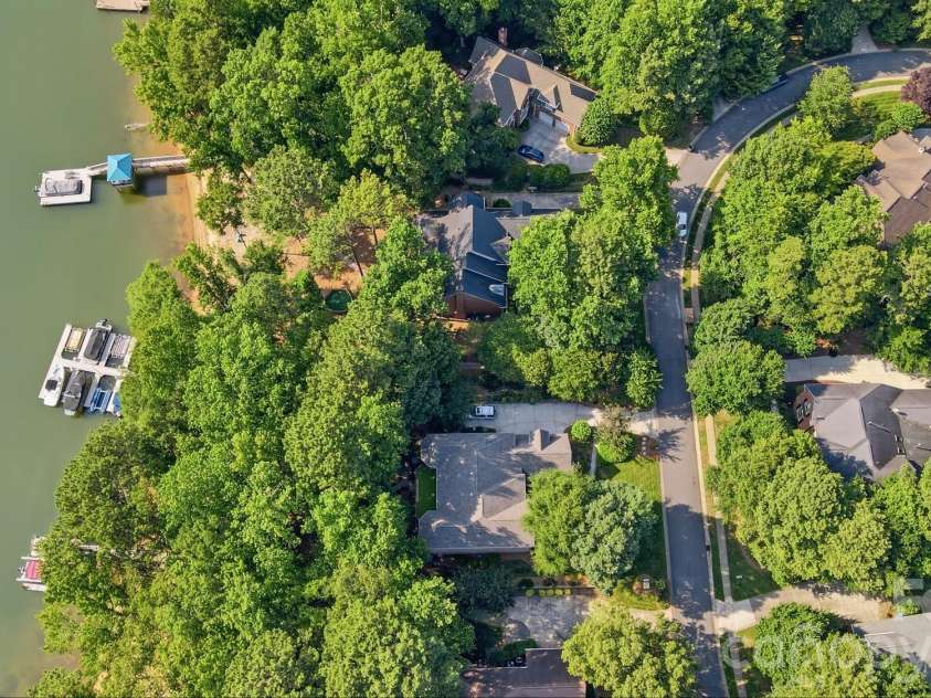 3529 Mountain Cove Drive, Charlotte, NC 28216.  MLS# CAR4394140, YatesRealty ID 34120. 