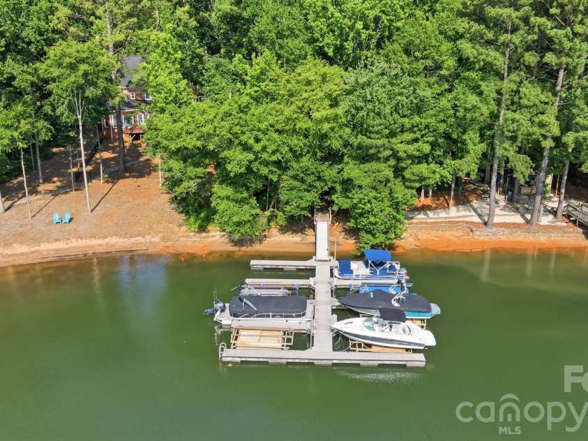 3529 Mountain Cove Drive, Charlotte, NC 28216.  MLS# CAR4394140, YatesRealty ID 34120. 