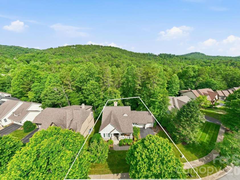 169 Camptown Road, Brevard, NC 28712.  MLS# CAR4387417, YatesRealty ID 34121. 