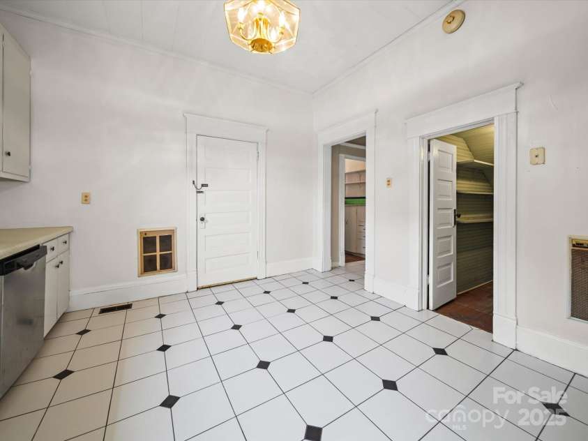 321 Main Street, Morven, NC 28119.  MLS# CAR4287589, YatesRealty ID 34122. 