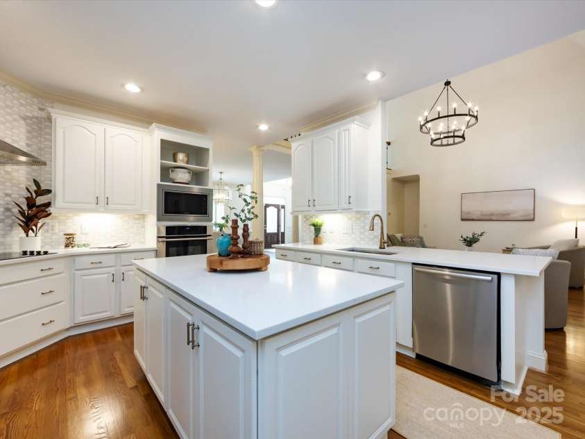 5816 Valley Stream Trail, Waxhaw, NC 28173.  MLS# CAR4262900, YatesRealty ID 34123. 