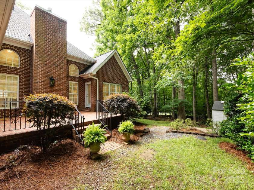 5816 Valley Stream Trail, Waxhaw, NC 28173.  MLS# CAR4262900, YatesRealty ID 34123. 