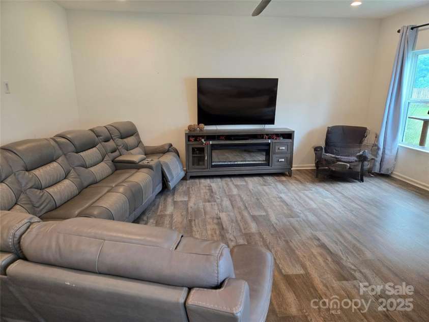 108 Fairfield Drive, Troutman, NC 28166.  MLS# CAR4289512, YatesRealty ID 34124. 