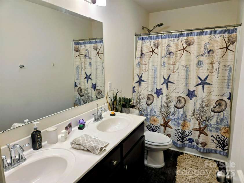 108 Fairfield Drive, Troutman, NC 28166.  MLS# CAR4289512, YatesRealty ID 34124. Guest full bath