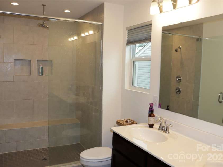 108 Fairfield Drive, Troutman, NC 28166.  MLS# CAR4289512, YatesRealty ID 34124. Primary bathroom