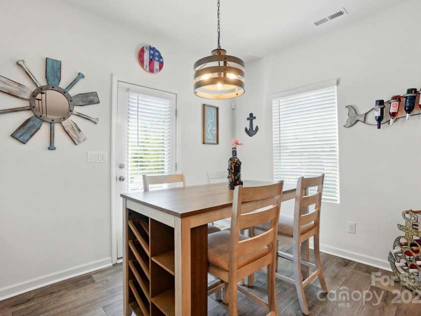 1578 Whitman Court, York, SC 29745.  MLS# CAR4247411, YatesRealty ID 34125. Breakfast area.