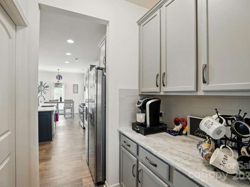 1578 Whitman Court, York, SC 29745.  MLS# CAR4247411, YatesRealty ID 34125. Butlers pantry.