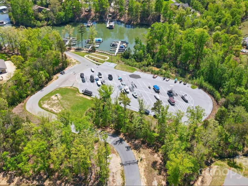 1578 Whitman Court, York, SC 29745.  MLS# CAR4247411, YatesRealty ID 34125. Community has Lake Wylie access with boat ramp and boat slips.