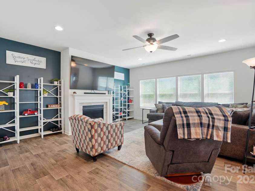 1578 Whitman Court, York, SC 29745.  MLS# CAR4247411, YatesRealty ID 34125. Great room with lots of natural light.