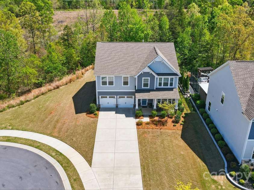 1578 Whitman Court, York, SC 29745.  MLS# CAR4247411, YatesRealty ID 34125. Located at the end of a cul-de-sac with no homes to the left or in the rear.  Enjoy the privacy!