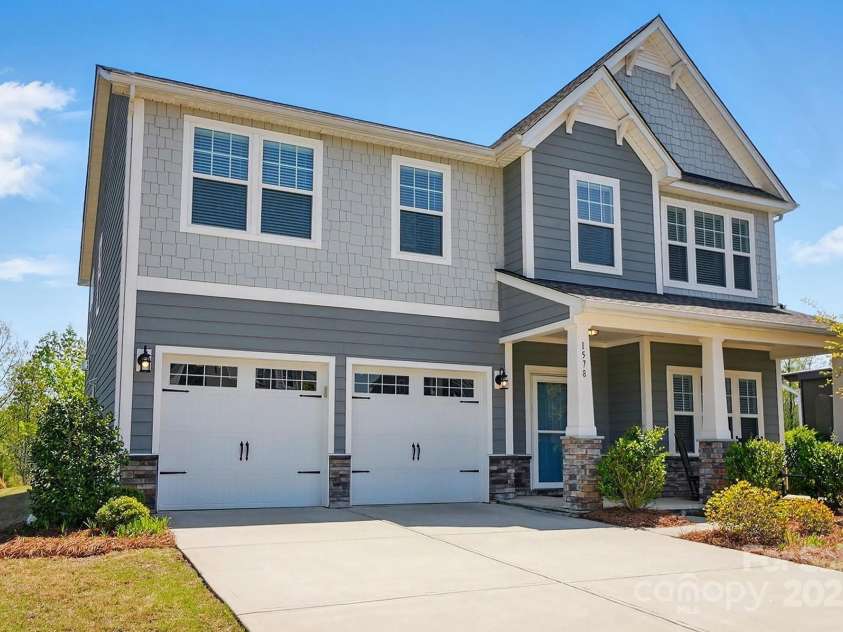 1578 Whitman Court, York, SC 29745.  MLS# CAR4247411, YatesRealty ID 34125. Lots of parking with an oversized driveway and a two-car garage.