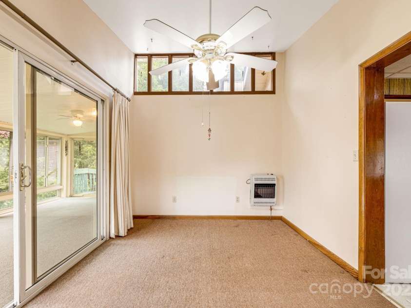 141 Macedonia Road, Asheville, NC 28804.  MLS# CAR4291838, YatesRealty ID 34126. 