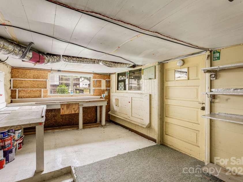 141 Macedonia Road, Asheville, NC 28804.  MLS# CAR4291838, YatesRealty ID 34126. 