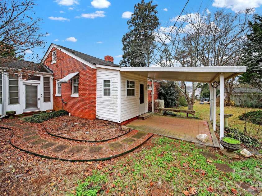 951 Cedar Street, Rock Hill, SC 29730.  MLS# CAR4398031, YatesRealty ID 34126. 