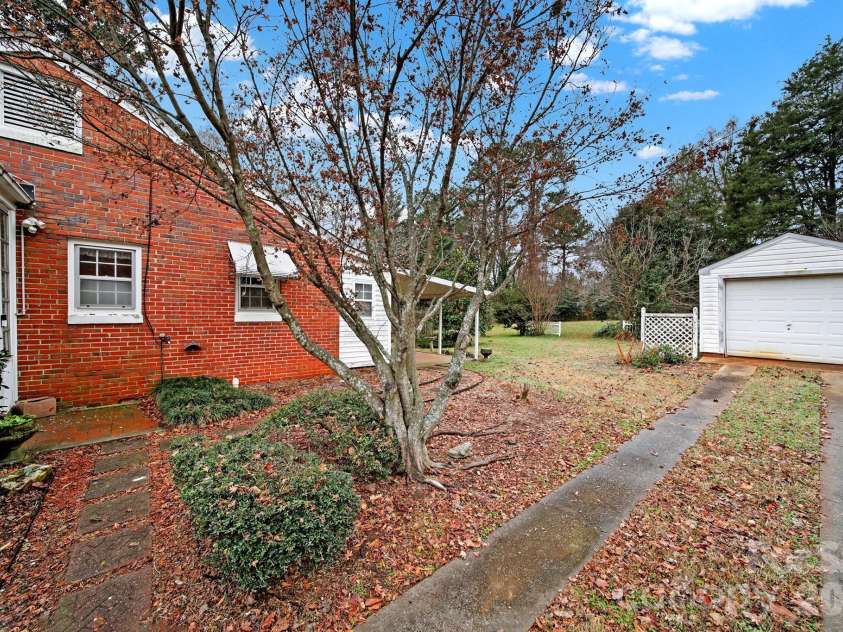 951 Cedar Street, Rock Hill, SC 29730.  MLS# CAR4398031, YatesRealty ID 34126. 