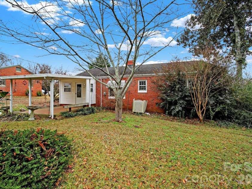 951 Cedar Street, Rock Hill, SC 29730.  MLS# CAR4398031, YatesRealty ID 34126. 