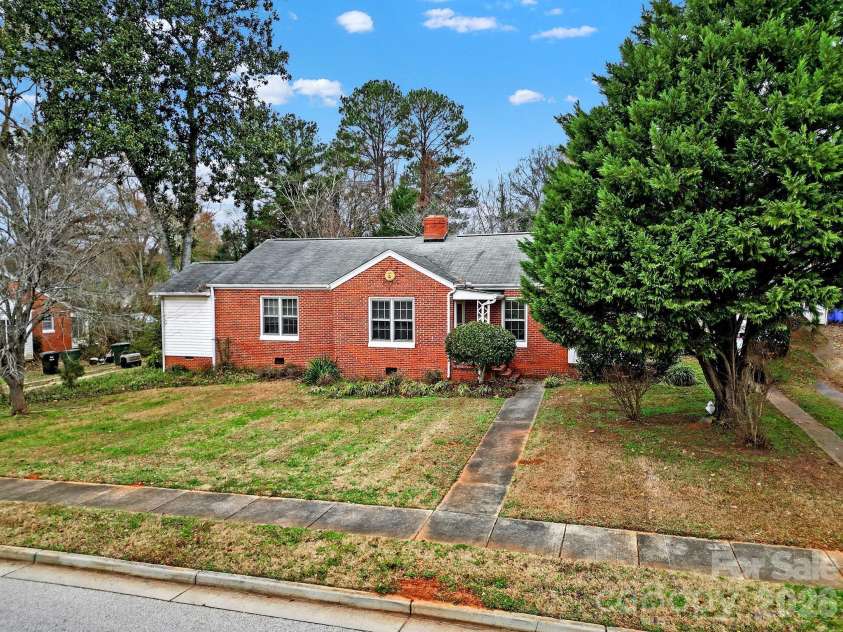 951 Cedar Street, Rock Hill, SC 29730.  MLS# CAR4398031, YatesRealty ID 34126. 