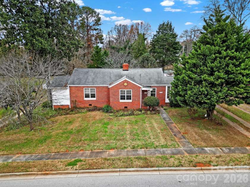 951 Cedar Street, Rock Hill, SC 29730.  MLS# CAR4398031, YatesRealty ID 34126. 
