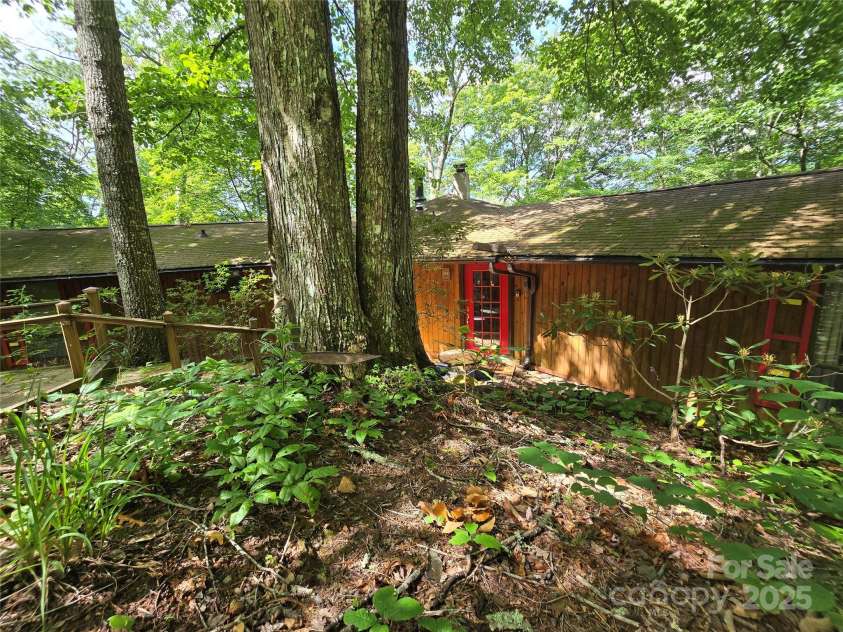 12 White Oak Trail, Black Mountain, NC 28711.  MLS# CAR4287662, YatesRealty ID 34127. 