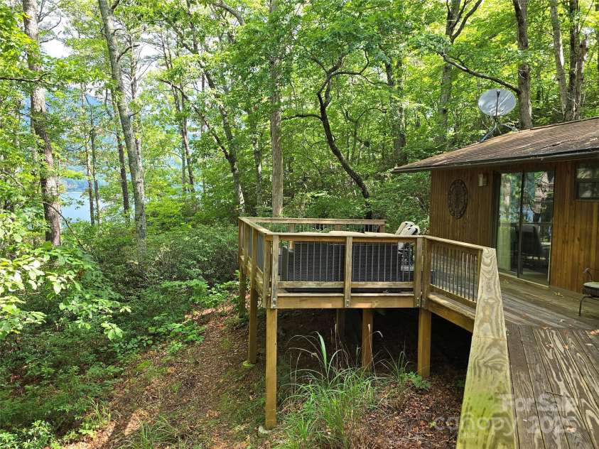 12 White Oak Trail, Black Mountain, NC 28711.  MLS# CAR4287662, YatesRealty ID 34127. 