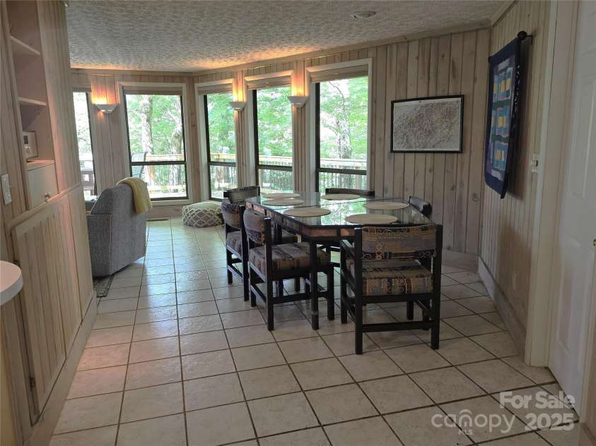 12 White Oak Trail, Black Mountain, NC 28711.  MLS# CAR4287662, YatesRealty ID 34127. 