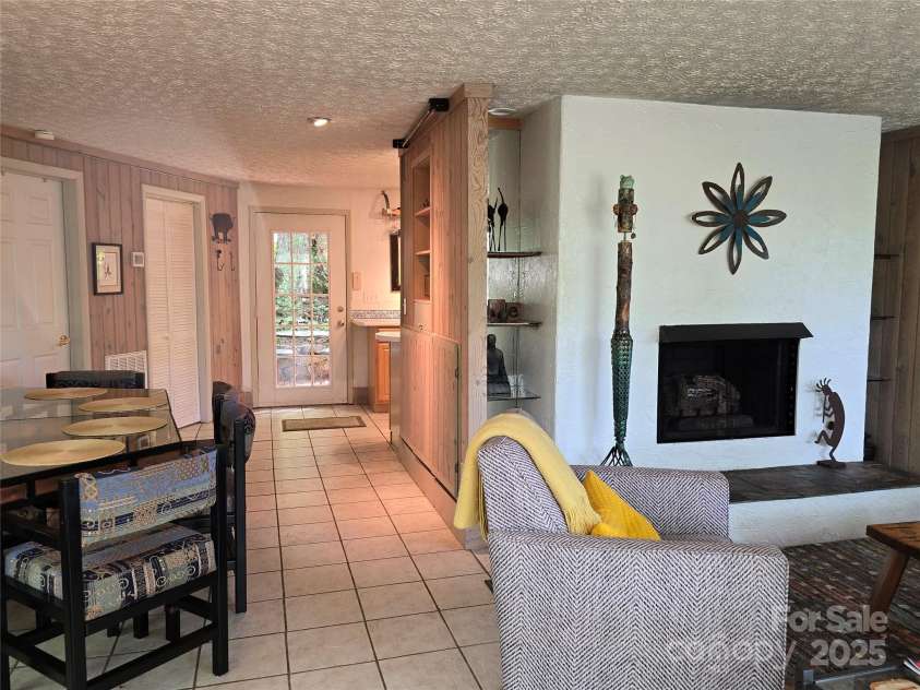 12 White Oak Trail, Black Mountain, NC 28711.  MLS# CAR4287662, YatesRealty ID 34127. 