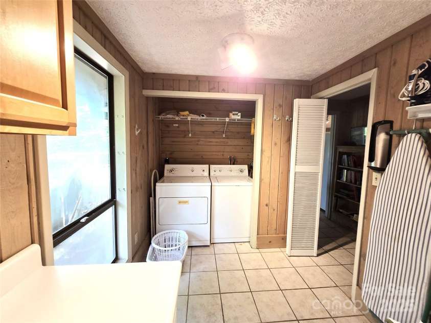 12 White Oak Trail, Black Mountain, NC 28711.  MLS# CAR4287662, YatesRealty ID 34127. 