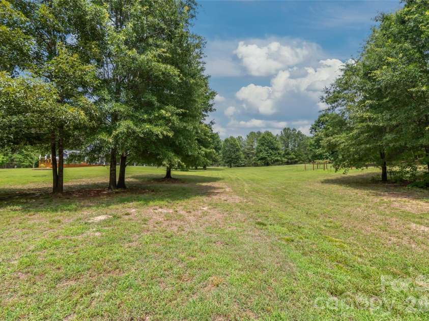 1241 Sierra Road, York, SC 29745.  MLS# CAR4394792, YatesRealty ID 34128. Horse Friendly (2)