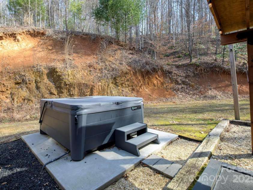 2570 Blowing Rock Boulevard, Lenoir, NC 28645.  MLS# CAR4223485, YatesRealty ID 3413. 