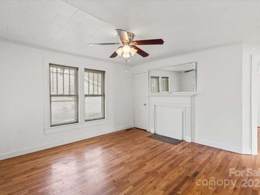 412 Wilson Street, Lenoir, NC 28645.  MLS# CAR4330360, YatesRealty ID 3413. 