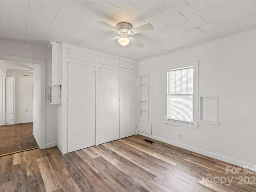 412 Wilson Street, Lenoir, NC 28645.  MLS# CAR4330360, YatesRealty ID 3413. 