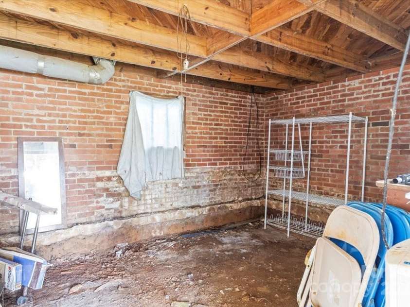 412 Wilson Street, Lenoir, NC 28645.  MLS# CAR4330360, YatesRealty ID 3413. 