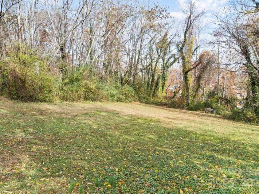 412 Wilson Street, Lenoir, NC 28645.  MLS# CAR4330360, YatesRealty ID 3413. 