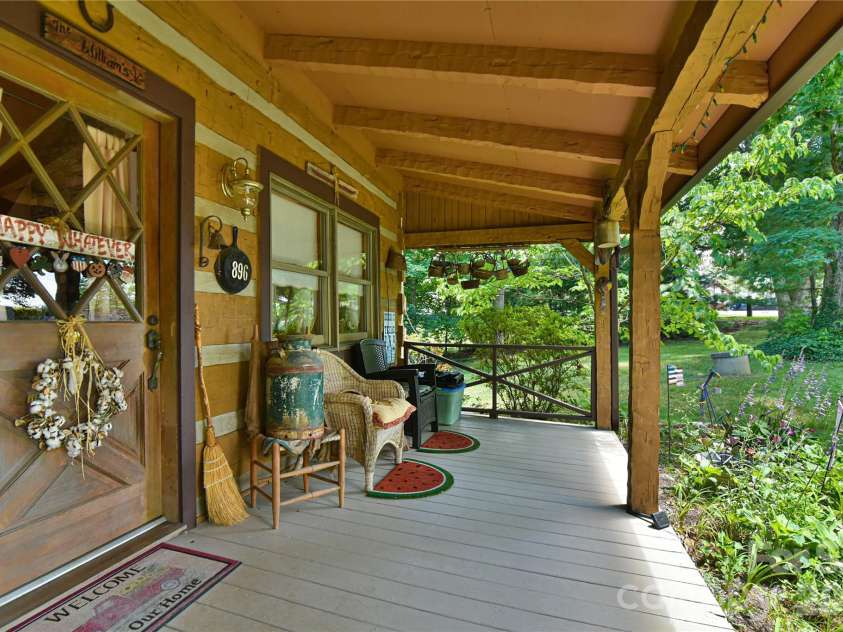 896 Aiken Road, Asheville, NC 28804.  MLS# CAR4397988, YatesRealty ID 34130. 